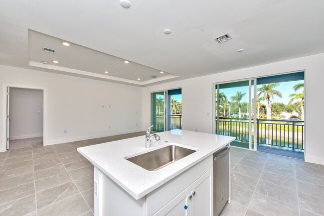 Building Photo - 3 BEDROM 3 BATH TOWNHOUSE IN VILLA MAR BON... Unit 201