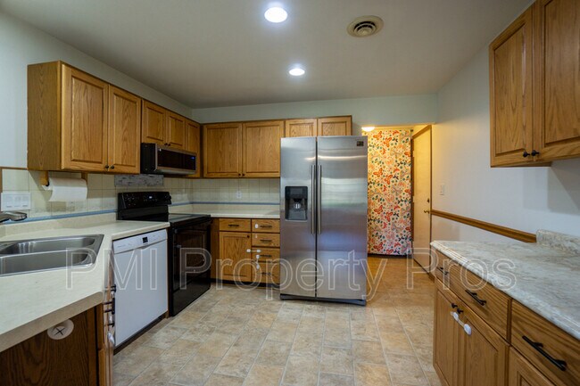 Photo - 18755 Brookfield Lake Dr