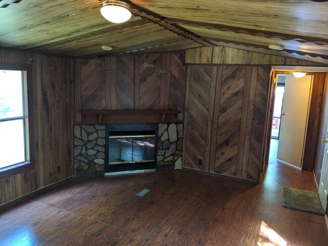 Building Photo - 45 K and M Way