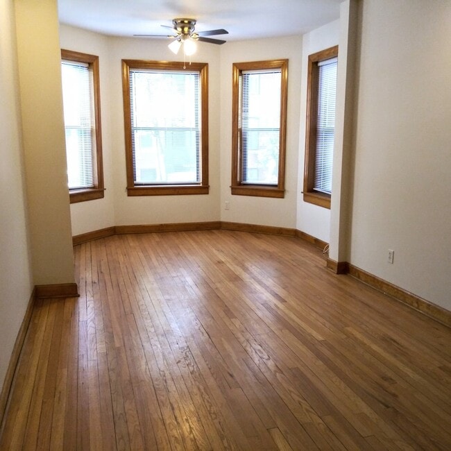 Photo - 707 W Cornelia Ave Unit 1F