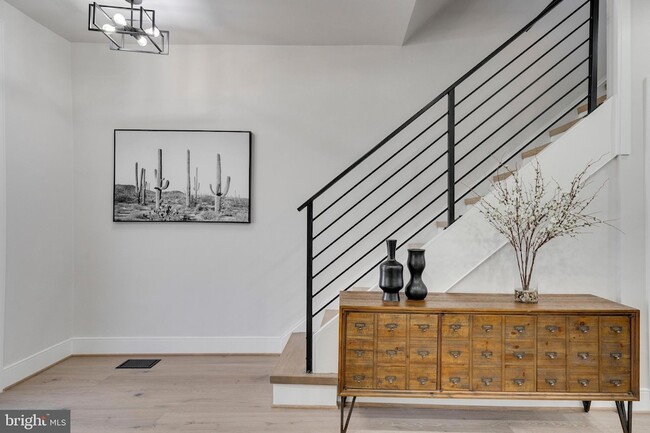 Photo - 1323 Childress St NE