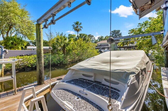 Photo - 428 W Klosterman Rd