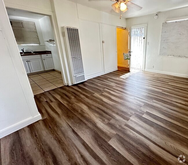 Building Photo - 910 N Herbert Ave Rental