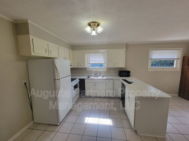 Photo - 225 Pecan Dr