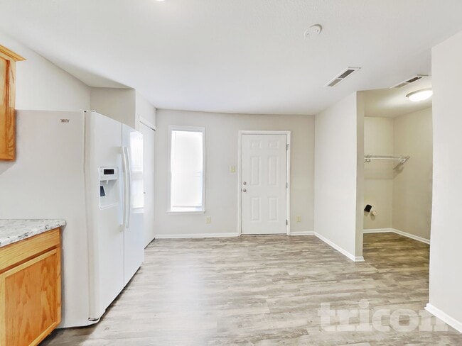 Photo - 695 Cross Wind Dr