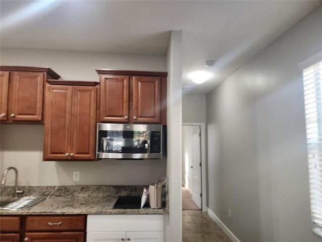 1806 Thetford Cir Unit B