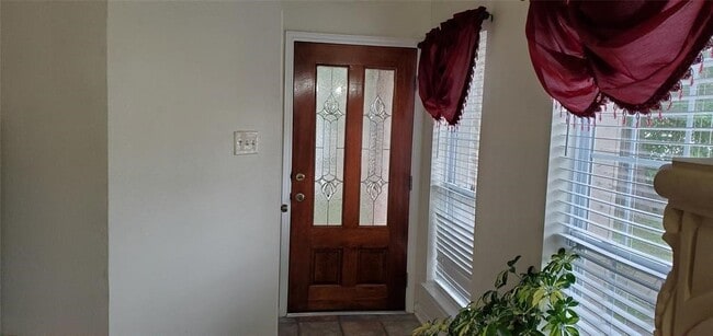 Photo - 1810 Oakwell Ln