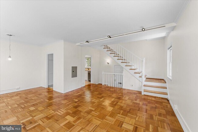 Photo - 3226 Gunston Rd