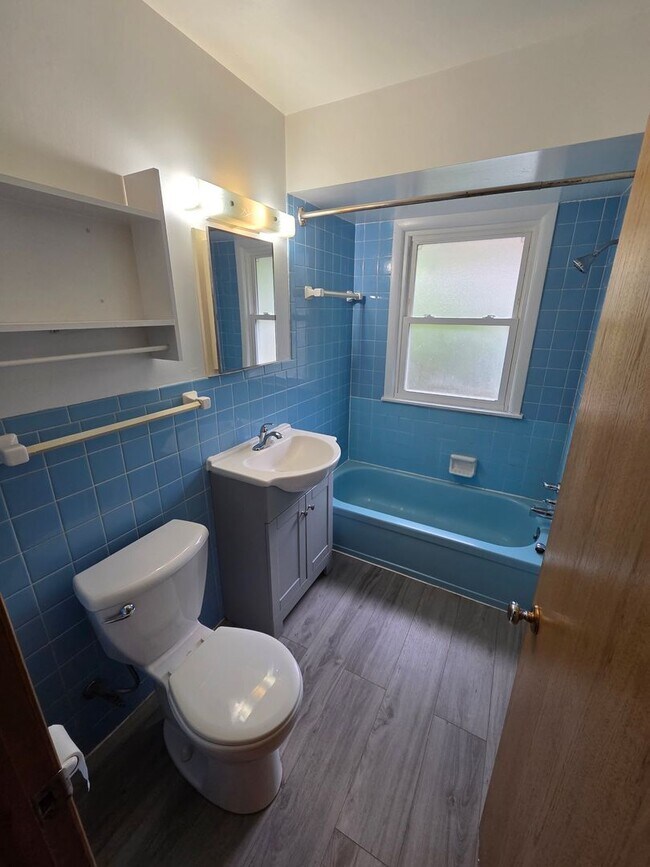 Photo - 4229-4231 Unity Ave N Unit 4231