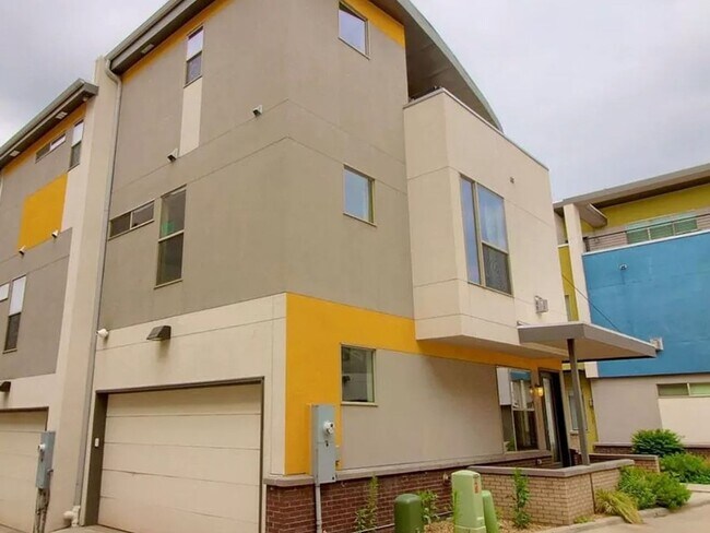 Photo - 2 Bedroom 2 BathroomTownhome in Denver