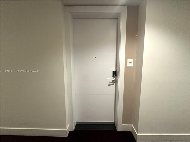 Photo - 2000 Metropica Wy Unit 1401