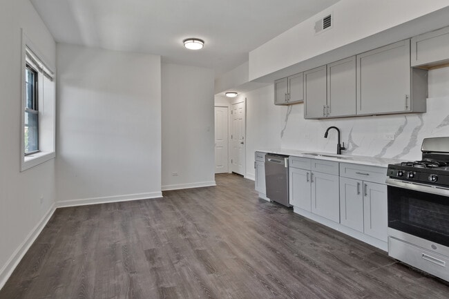 Photo - 3058 W Cortland St Unit 103