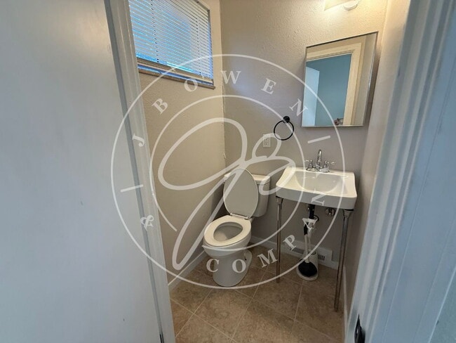 Photo - Beautiful  4-Bedroom Home in Maumee with S...