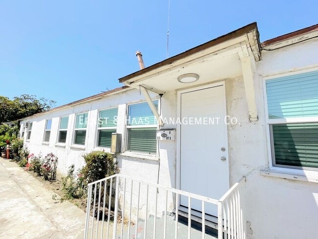 Photo - 2133 W Columbia St Apartment Unit B