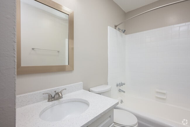 Burbank - 900SF - Primary Bathroom - Cedar Trace