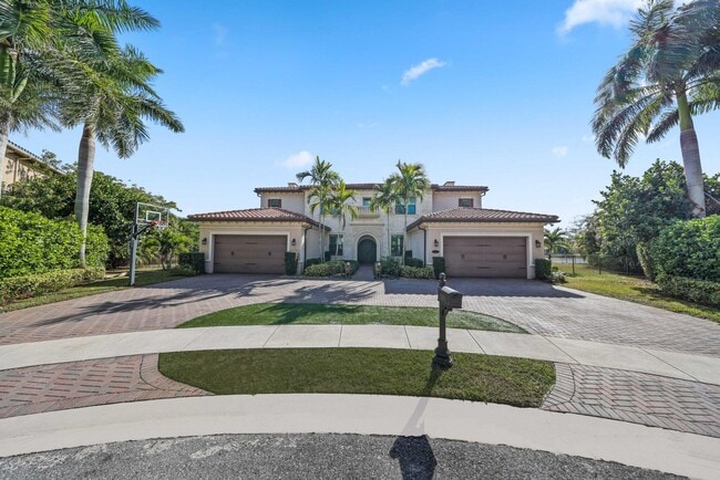 Building Photo - 17511 Cadena Dr