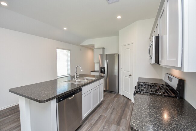 Photo - 5718 Sycamore Glen Dr