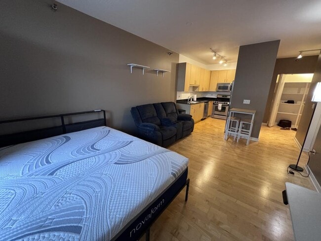 Photo - 330 W Grand Ave Unit 1005