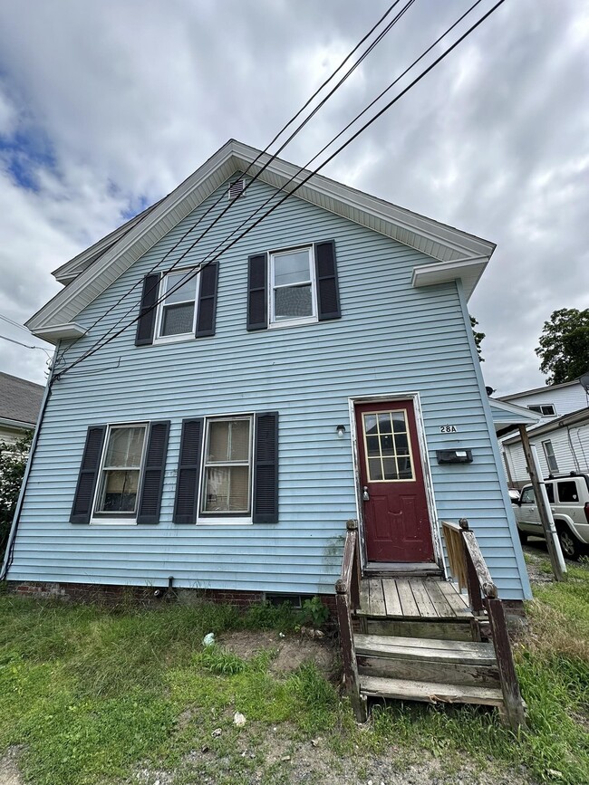 Building Photo - 28 Chestnut St Rental