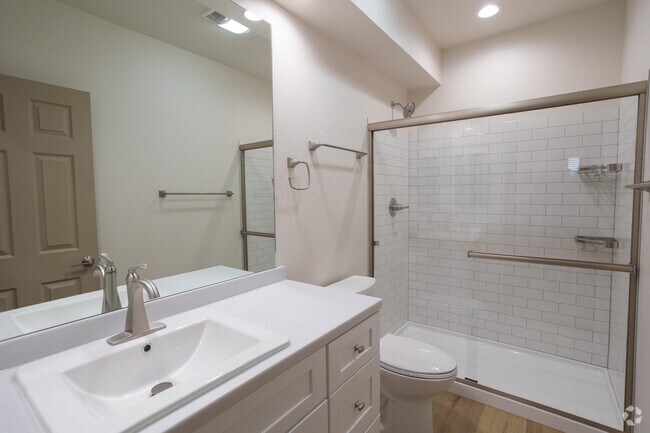 Building Photo - 731 W 6th St S Unit 102 Rental