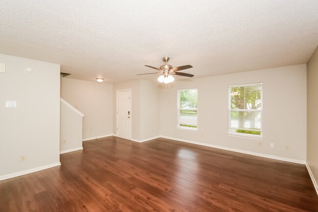 Photo - 941 Ravine Dr