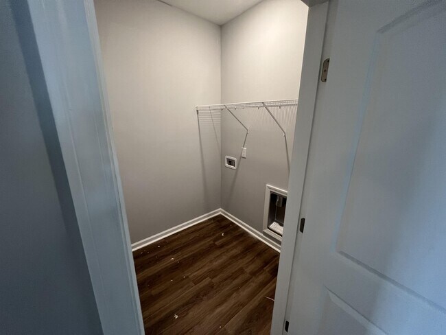 Photo - 2007 Briarwood Dr