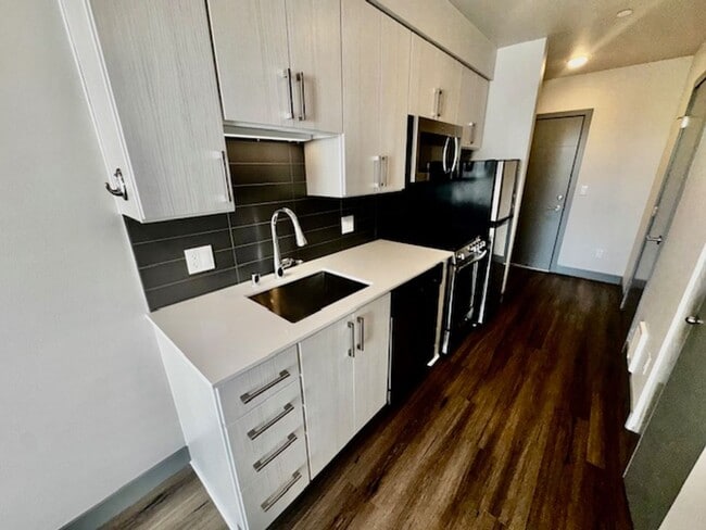 Photo - The Grove Ballard