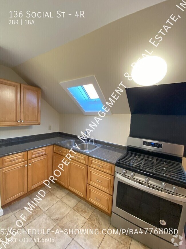 Building Photo - Bright & Spacious 2 Bedroom/1 Bath for $12... Unit 4R Rental