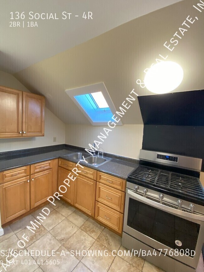 Bright & Spacious 2 Bedroom/1 Bath for $12... - Bright & Spacious 2 Bedroom/1 Bath for $12... Apartment Unit 4R