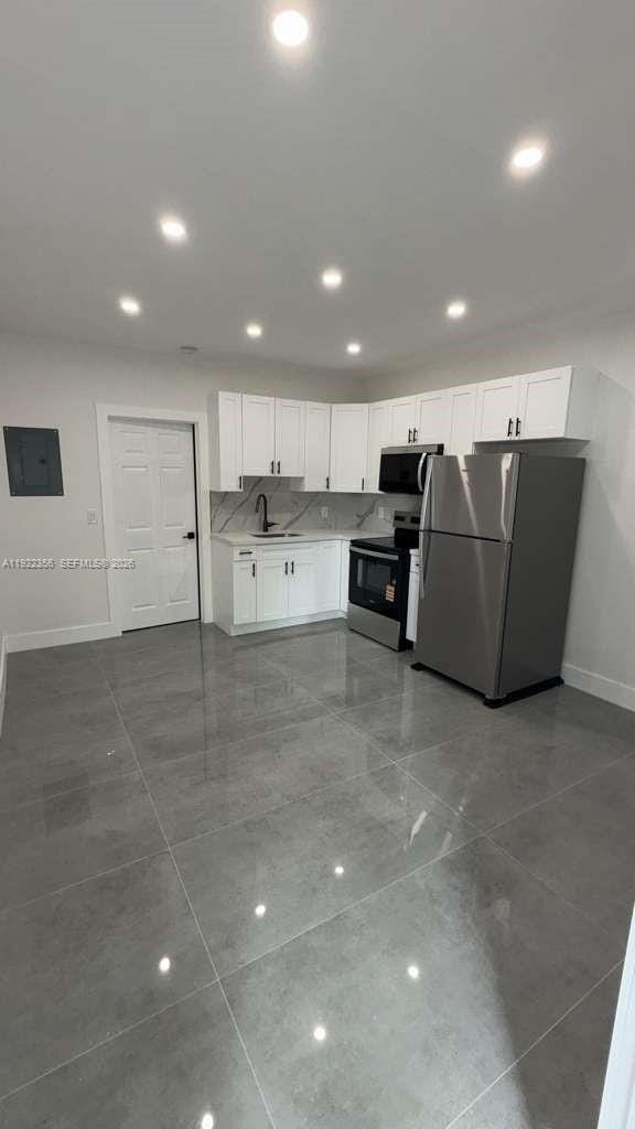 Building Photo - 935 Jefferson Ave Unit 6