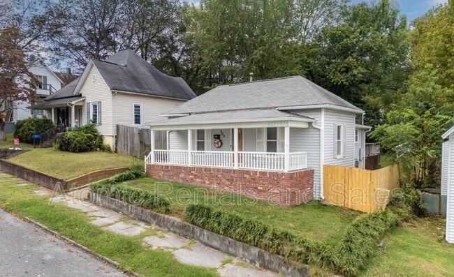 Photo - 703 W 2nd Ave