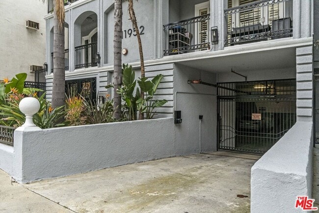 Photo - 11952 Montana Ave Unit 403