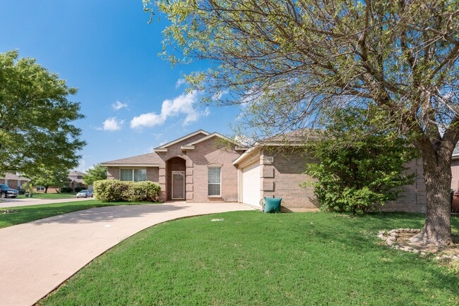 Building Photo - Updated 3-2-2 Ranch in McKamy Evers (North Denton)