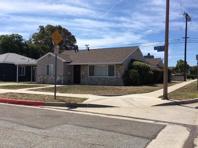 3Bed/2Bath Corner House - 1064 W 210th St Casa