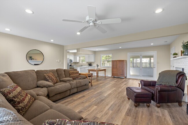 Photo - 3390 Carolina St