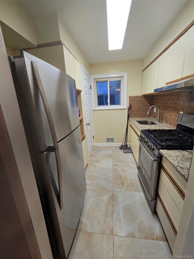 Photo - 130-28 144th St