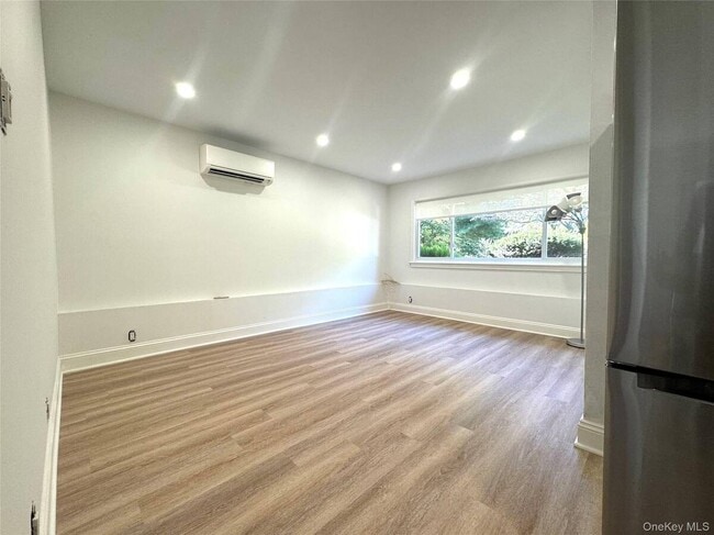 Building Photo - 326 Clay Pitts Rd Rental