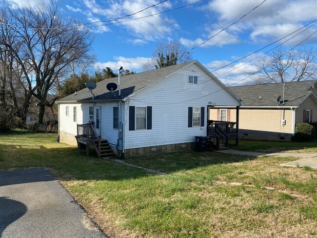 Building Photo - 107 Hood St Unit B