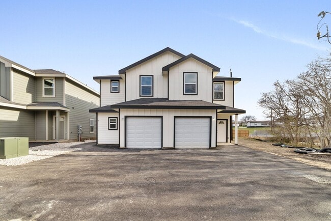 Photo - Modern 3-Bed, 2.5-Bath Duplex with Private Backyard