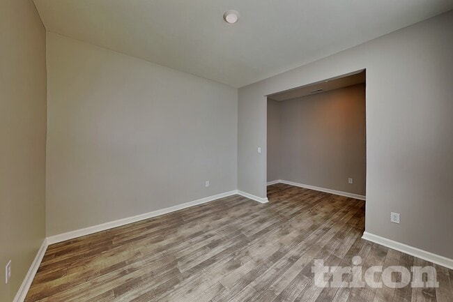 1810 Downey Ln