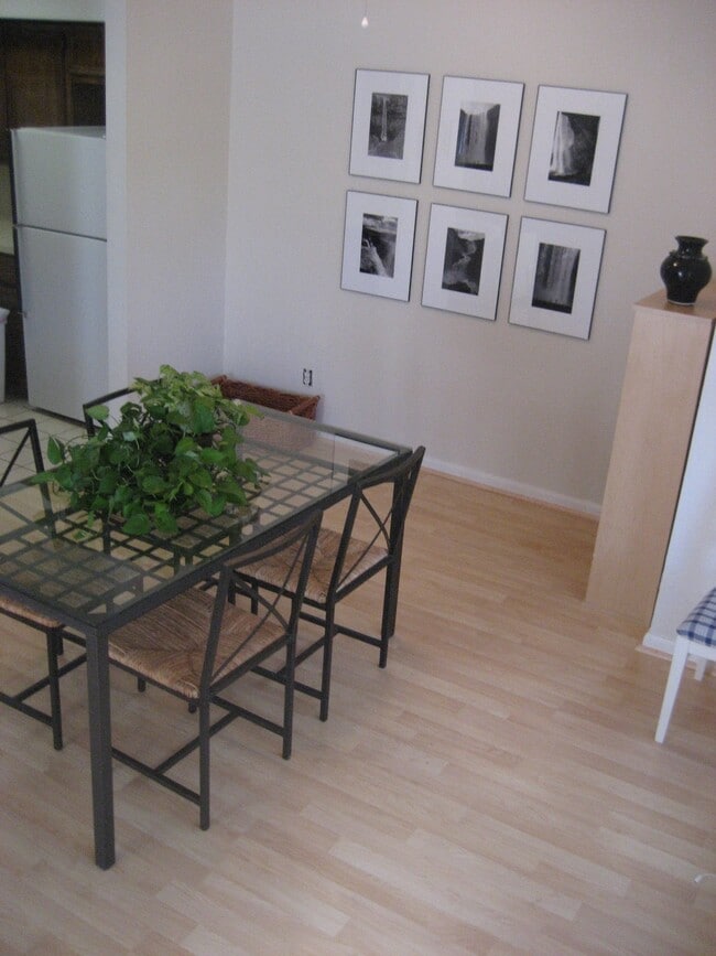 Área de desayuno - 3115 Tom Green St Unidad 305