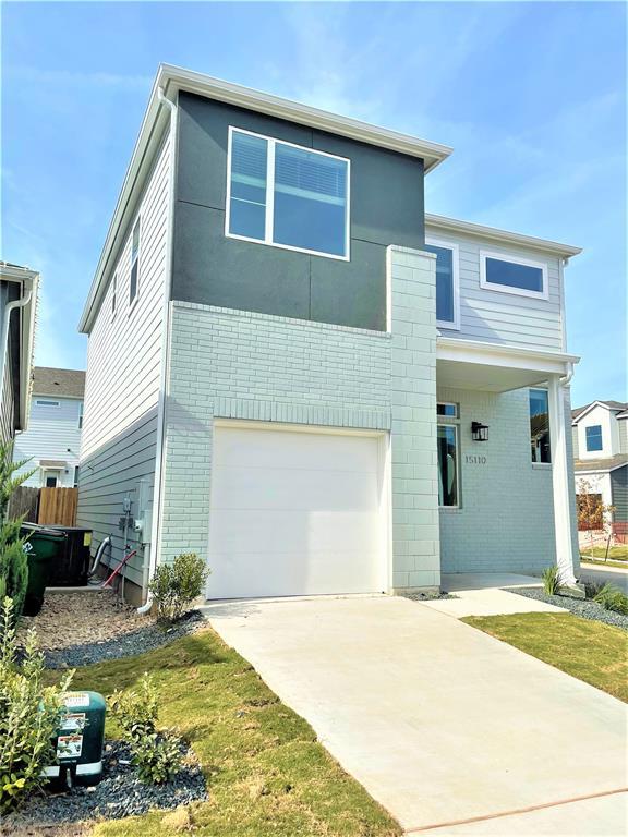 Photo - 15110 Forum Ave