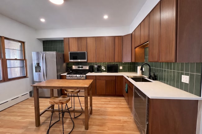 Building Photo - 3610 W Diversey Ave Unit 3610 W. Diversey Ave FLR2