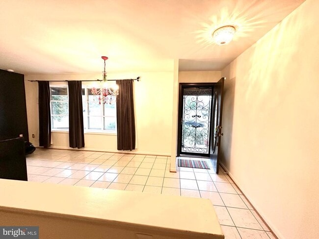 Photo - 5 Charen Ct