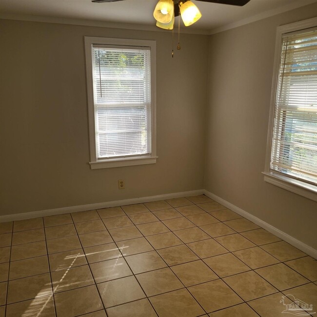 Photo - 3204 W Gadsden St