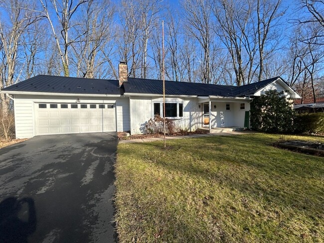 Building Photo - 3 bedroom, 3 bath house located in Park Forest