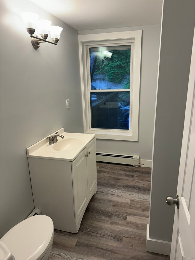 Photo - 94 W Main St