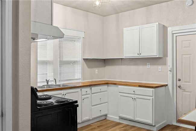 Photo - 2319 Norton Ave