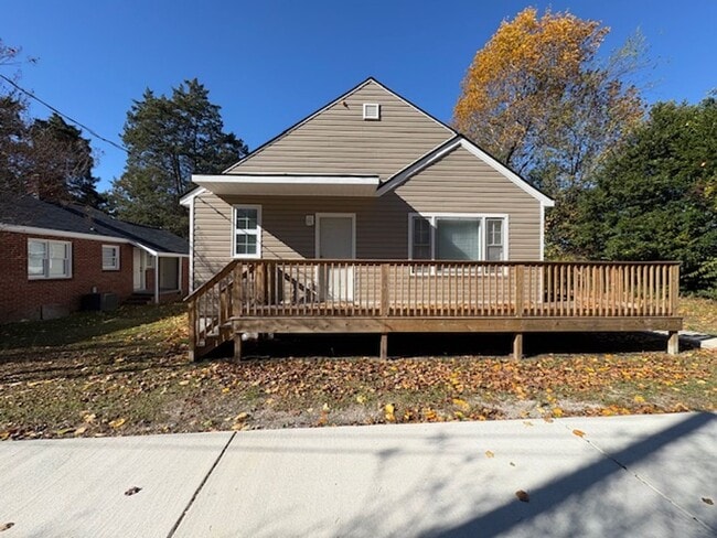 Building Photo - 3826 John Marshall Rd