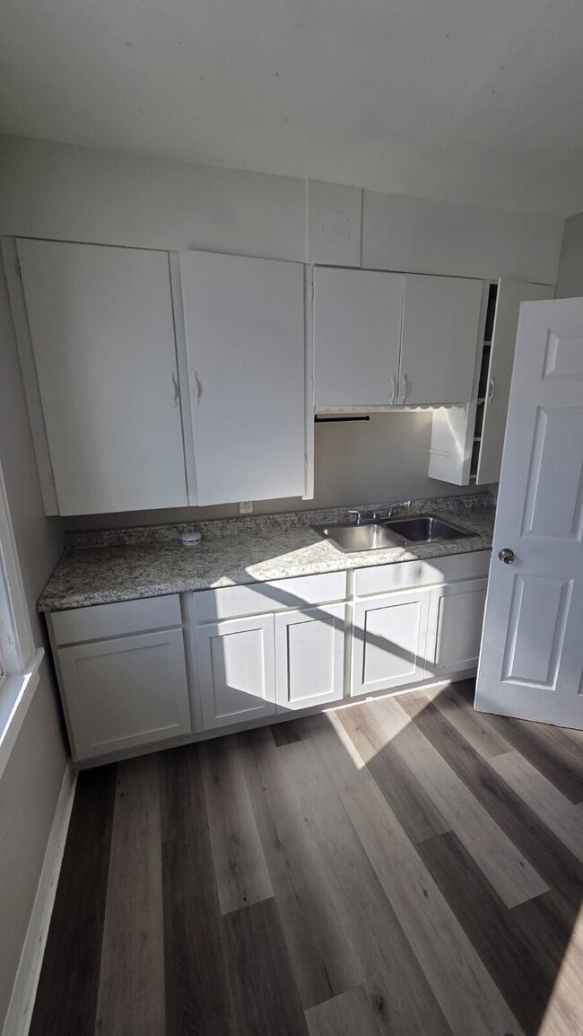 Photo - 3-Bedroom Duplex in Cleveland's Vibrant Neighborhood!